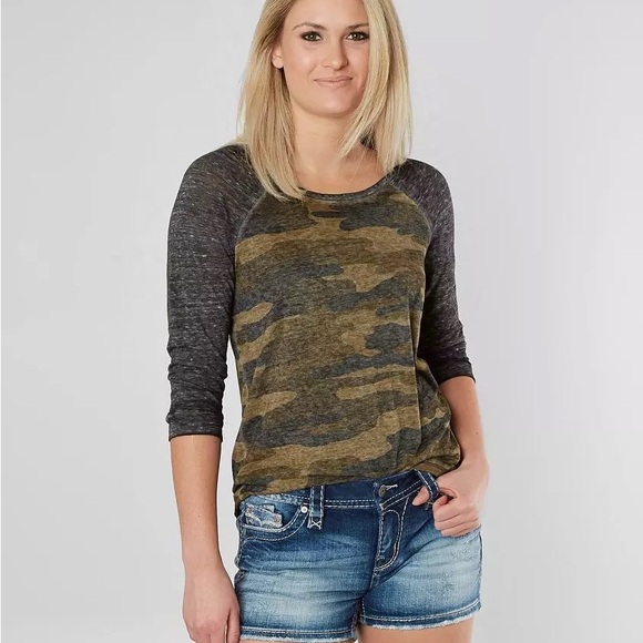 Lucky Brand Camo Baseball Tee Sleeve Top - Picture 1 of 4